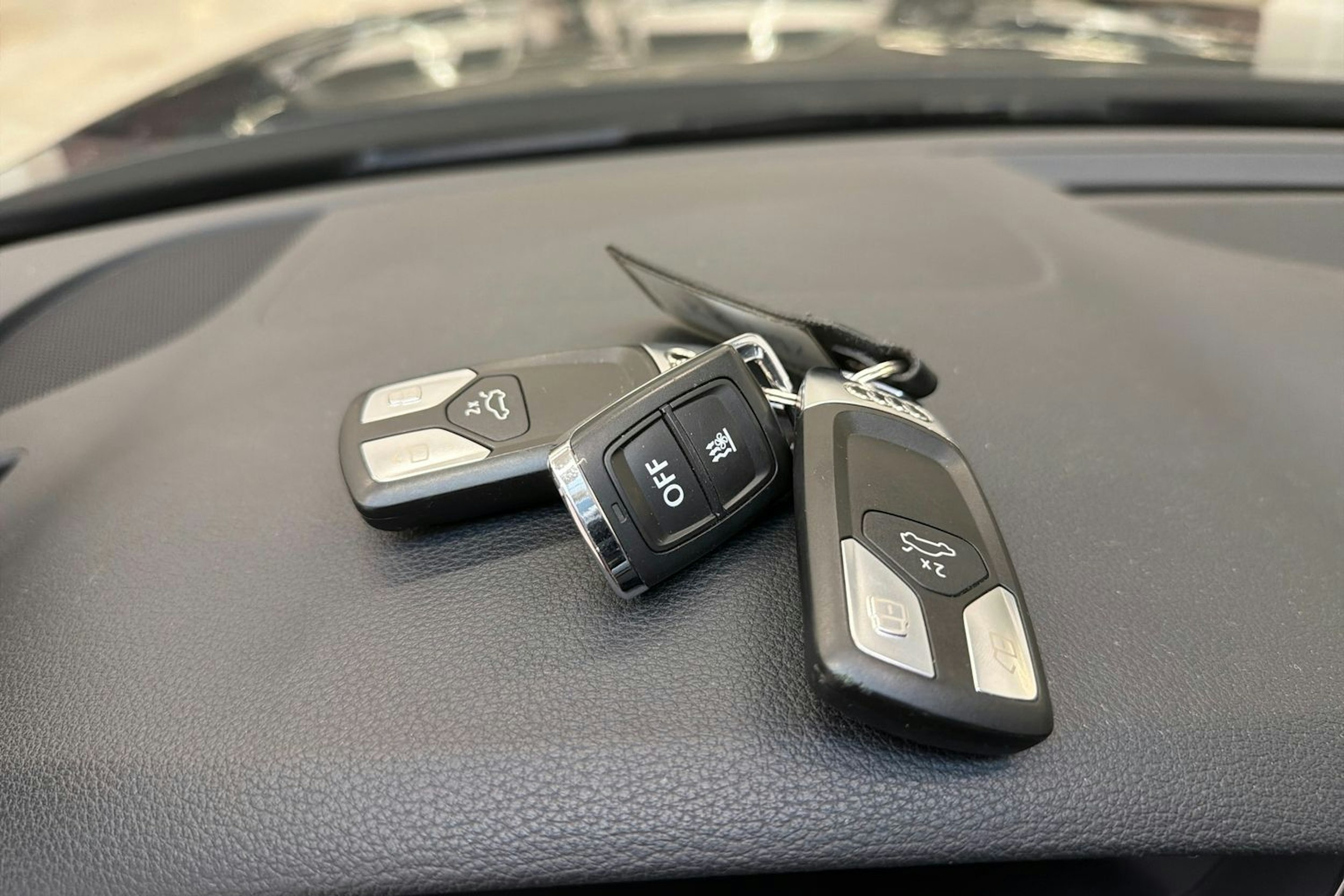 musta Audi A4 2022 kuva 19.