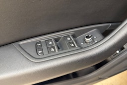 musta Audi A4 2022 kuva 21.