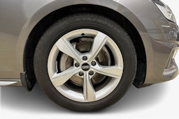 harmaa Audi A4 2022 kuva 11.
