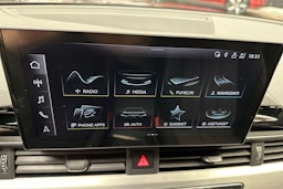 harmaa Audi A4 2022 kuva 17.