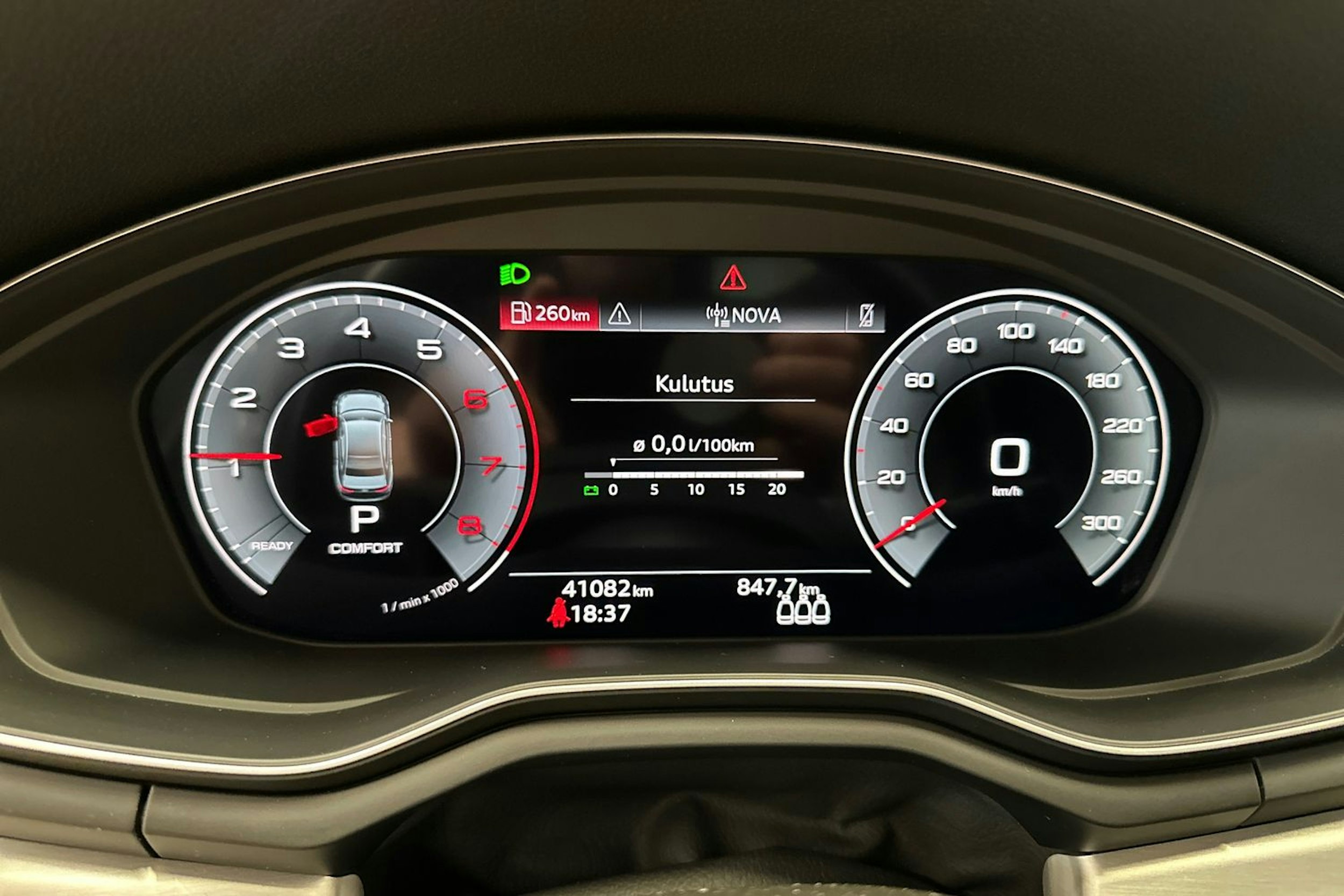 harmaa Audi A4 2022 kuva 19.