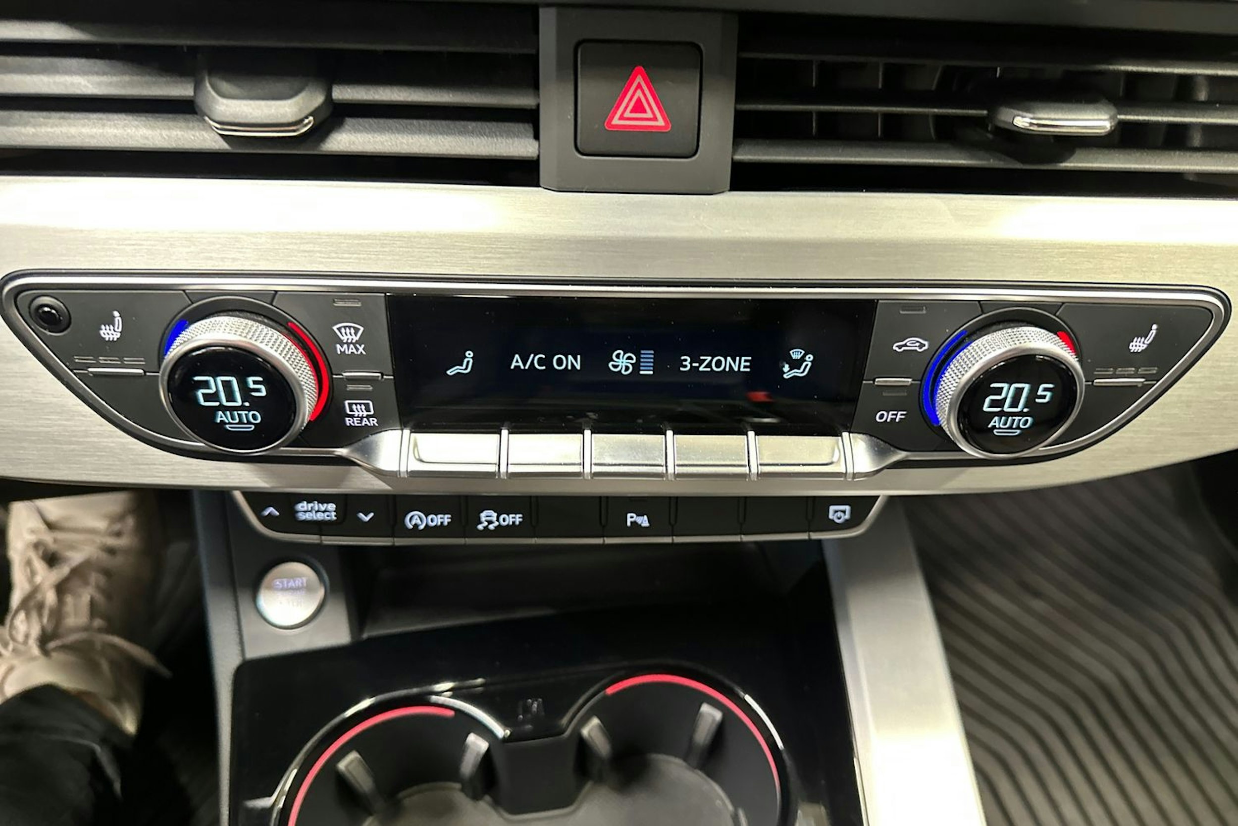 harmaa Audi A4 2022 kuva 20.