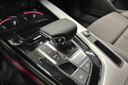 harmaa Audi A4 2022 kuva 21.