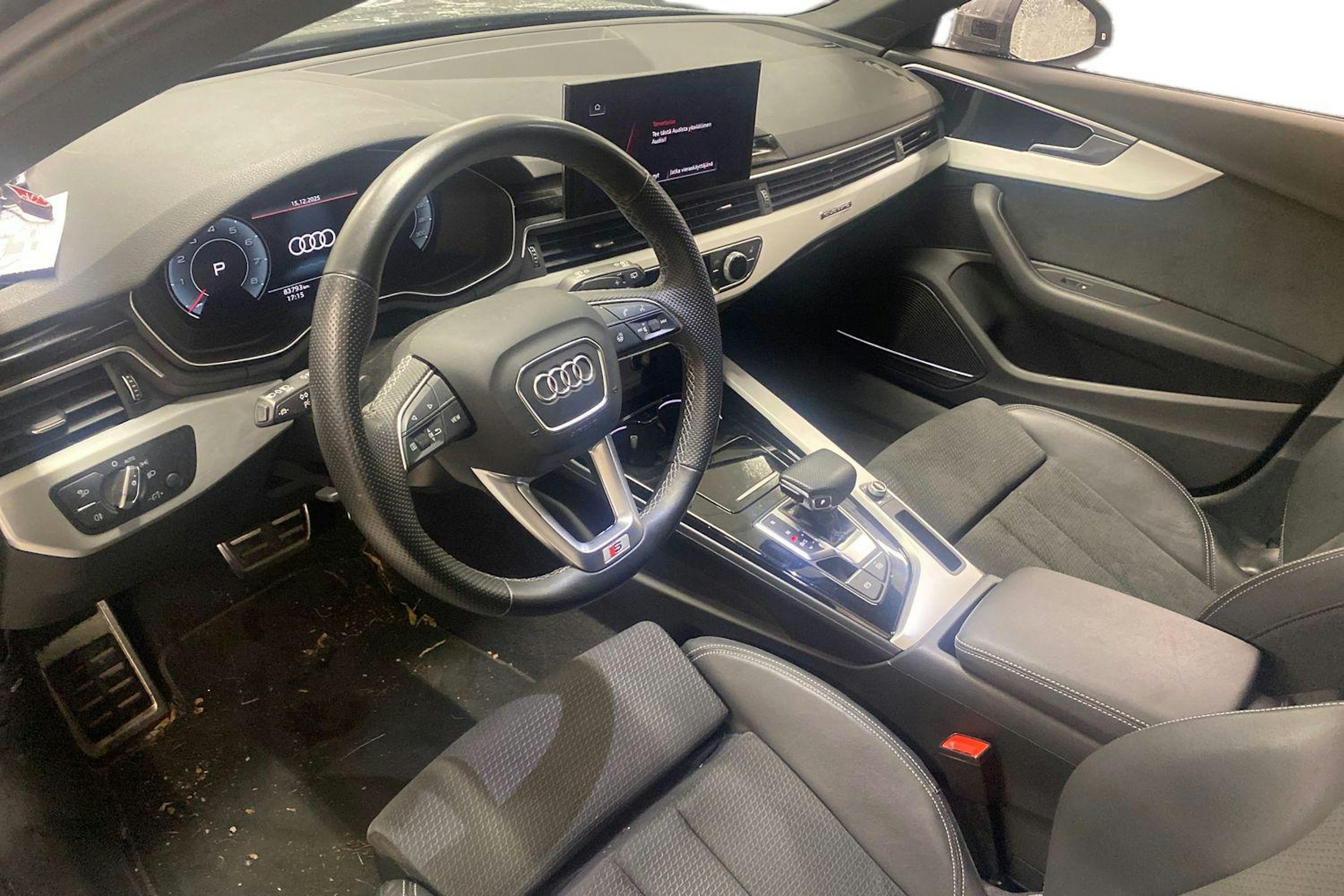 Harmaa Audi A4 2022 kuva 3.