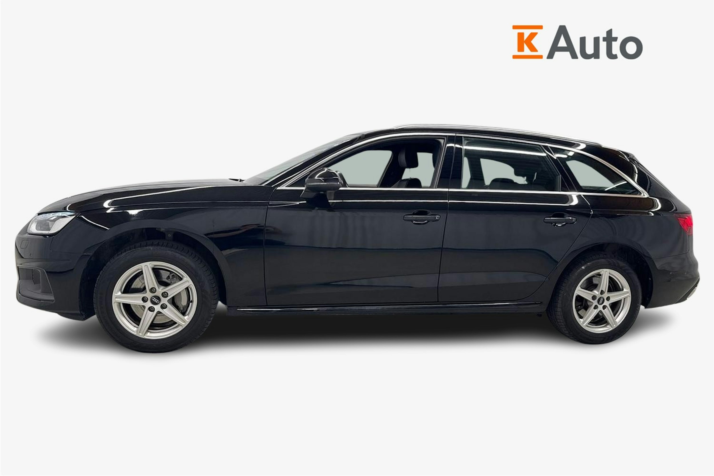 musta Audi A4 2022 kuva 6.