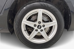 musta Audi A4 2022 kuva 11.