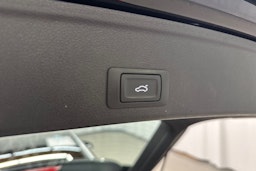 musta Audi A4 2022 kuva 15.