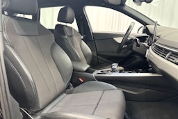 musta Audi A4 2022 kuva 16.