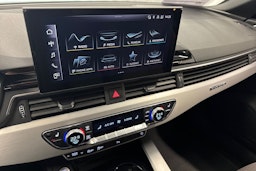 musta Audi A4 2022 kuva 18.