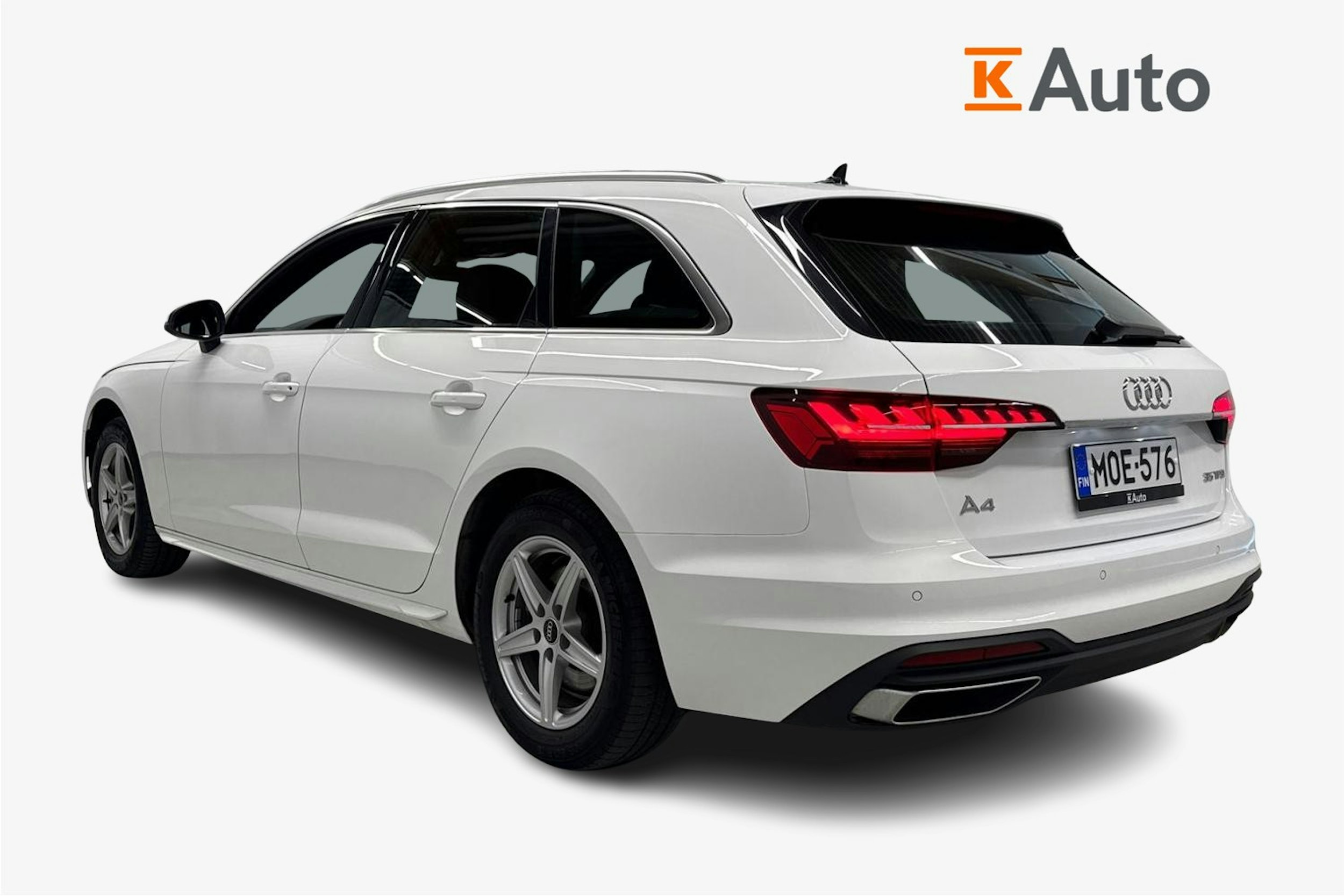 valkoinen Audi A4 2022 kuva 2.
