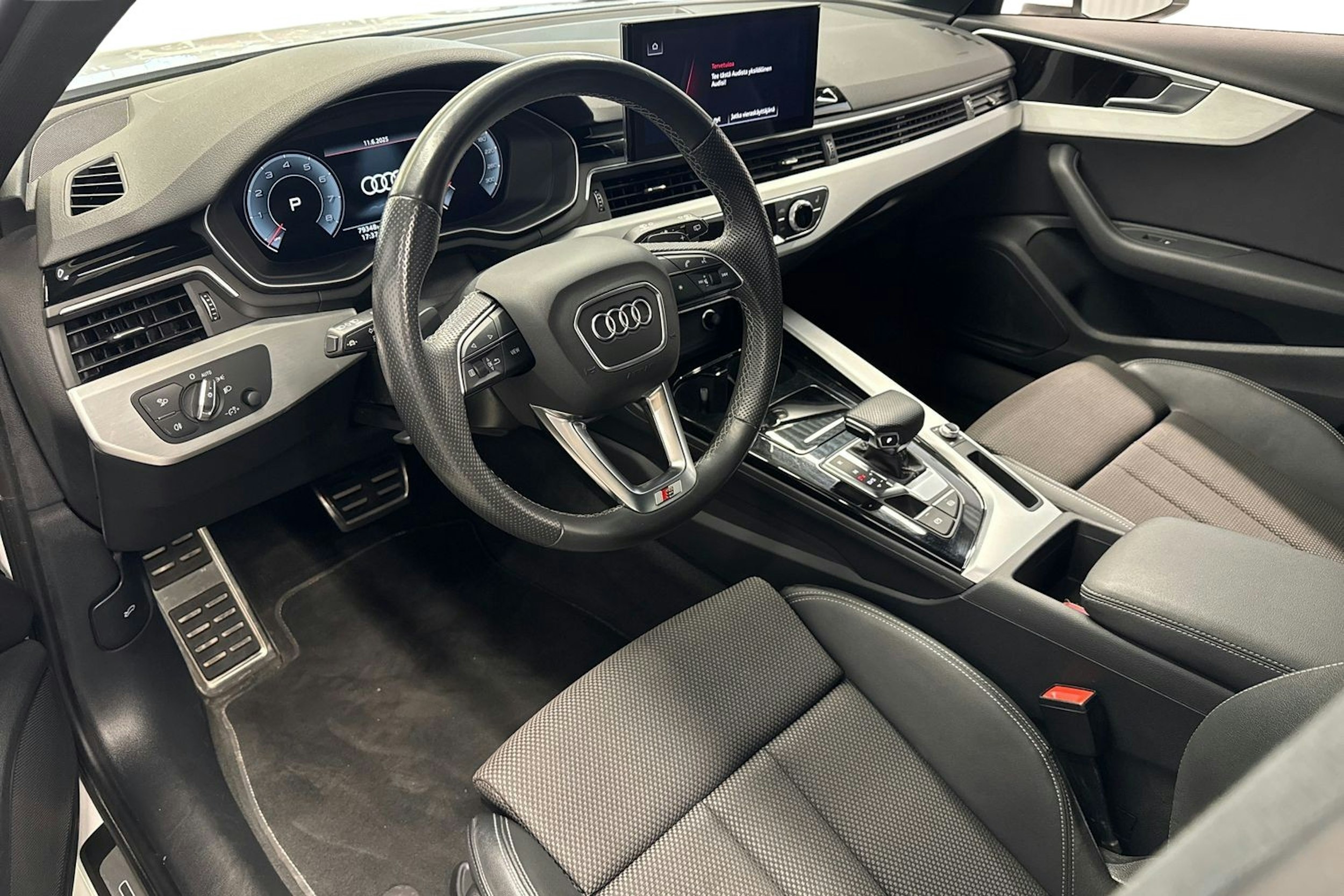 valkoinen Audi A4 2022 kuva 7.