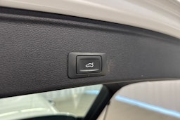 valkoinen Audi A4 2022 kuva 18.