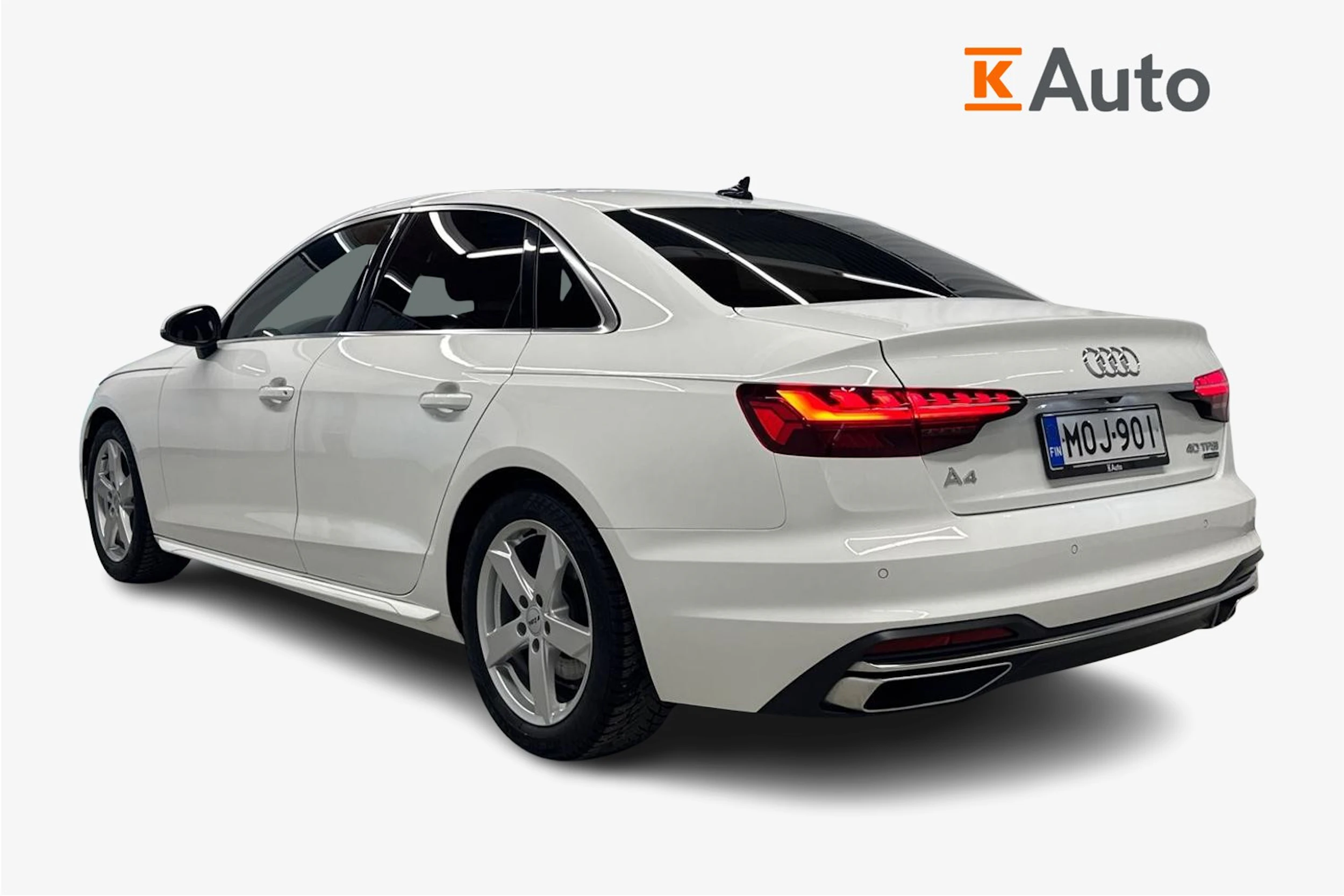 valkoinen Audi A4 2022 kuva 2.