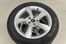 valkoinen Audi A4 2022 kuva 10.