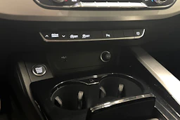 valkoinen Audi A4 2022 kuva 20.