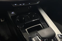 valkoinen Audi A4 2022 kuva 21.