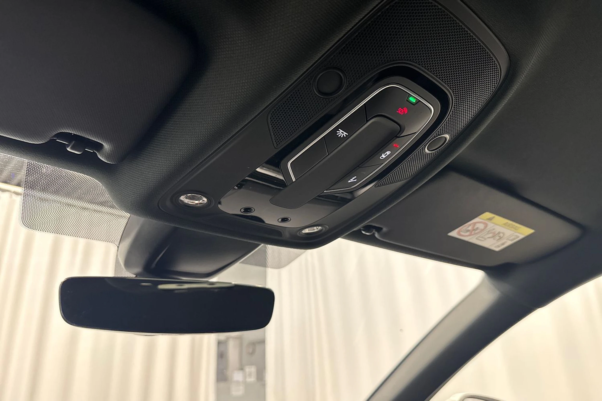 valkoinen Audi A4 2022 kuva 26.