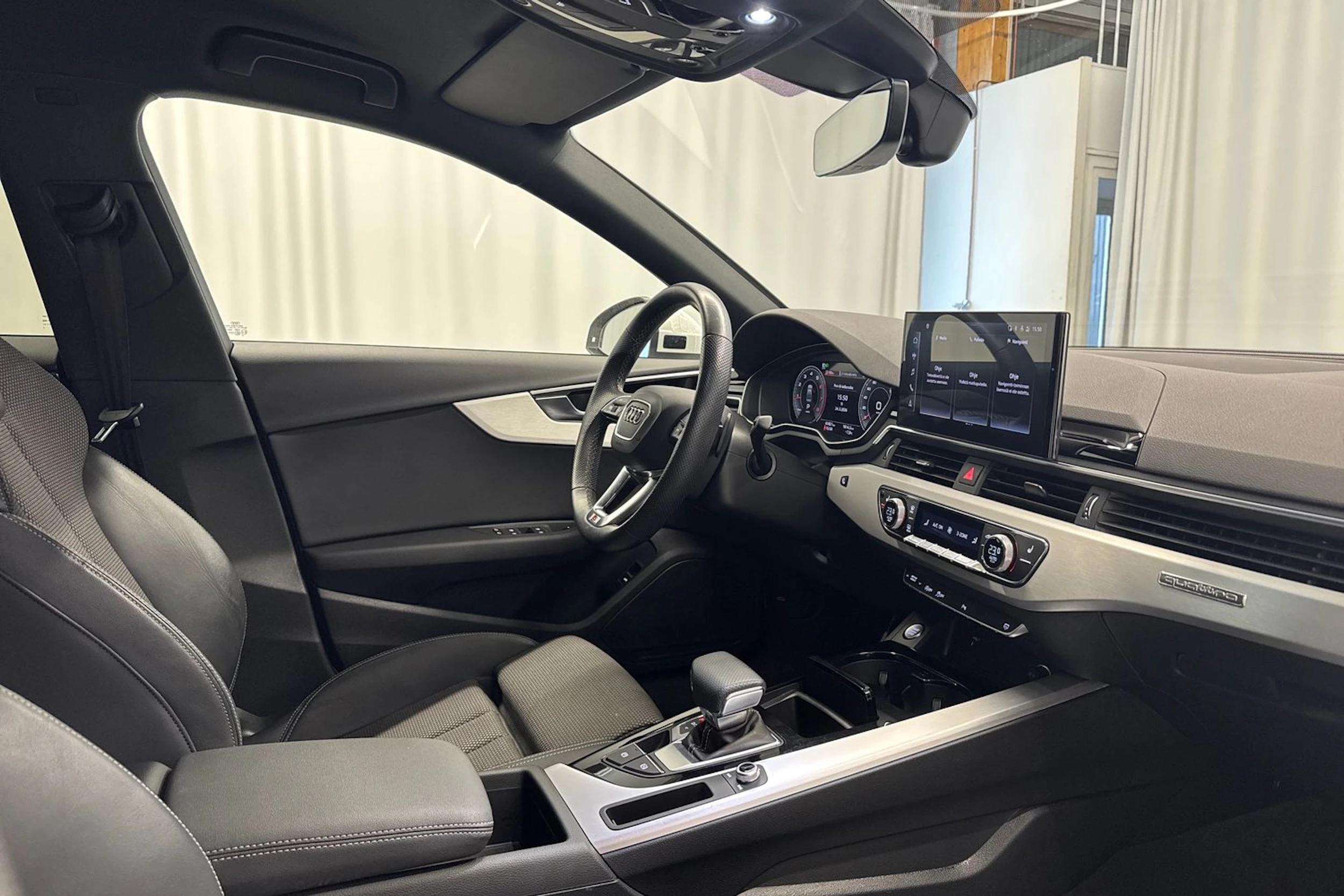 valkoinen Audi A4 2022 kuva 28.