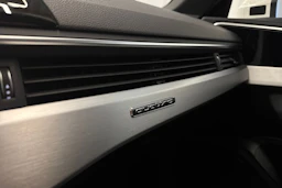 valkoinen Audi A4 2022 kuva 33.