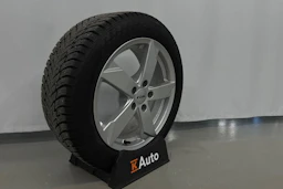 valkoinen Audi A4 2022 kuva 34.