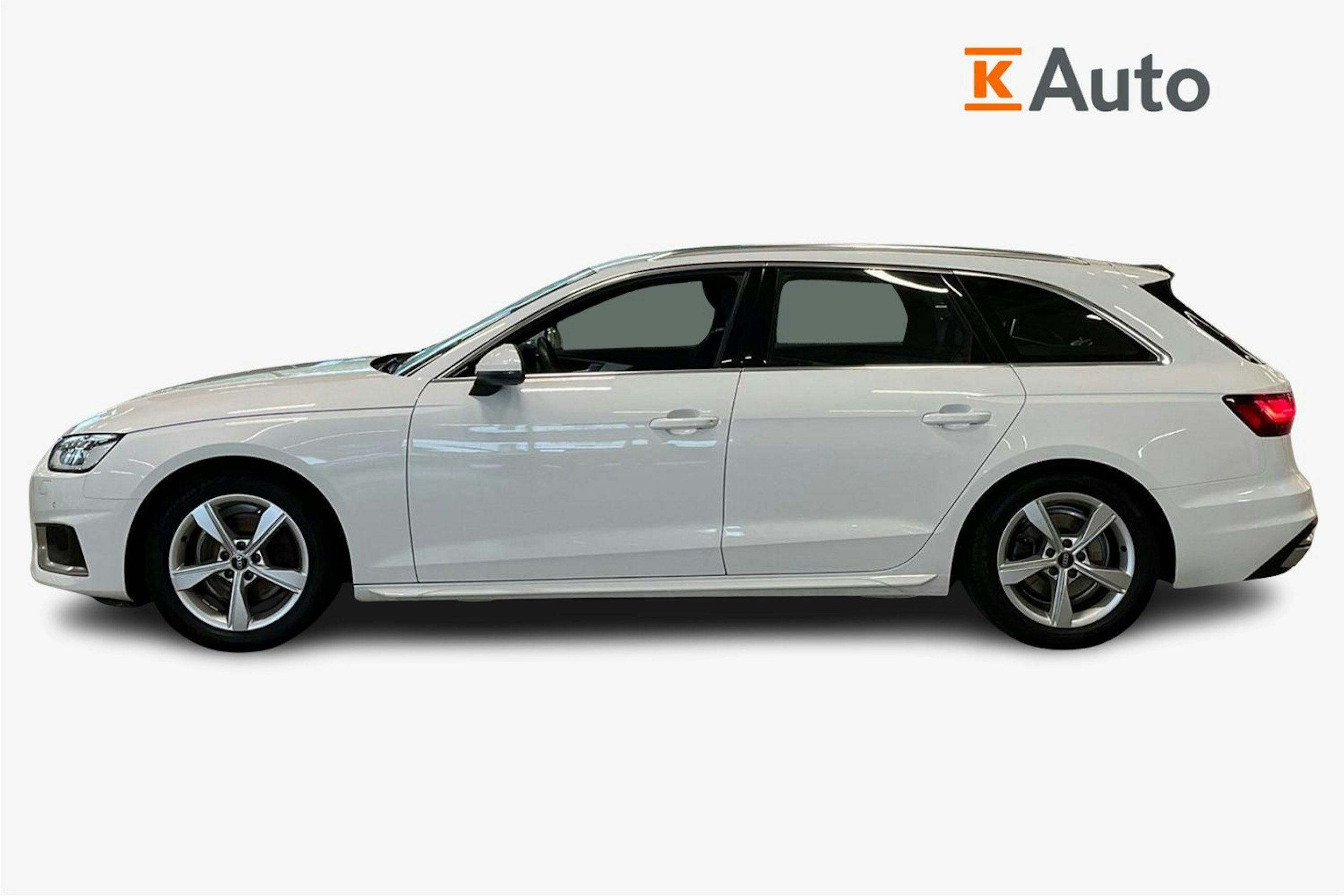 valkoinen Audi A4 2022 kuva 5.