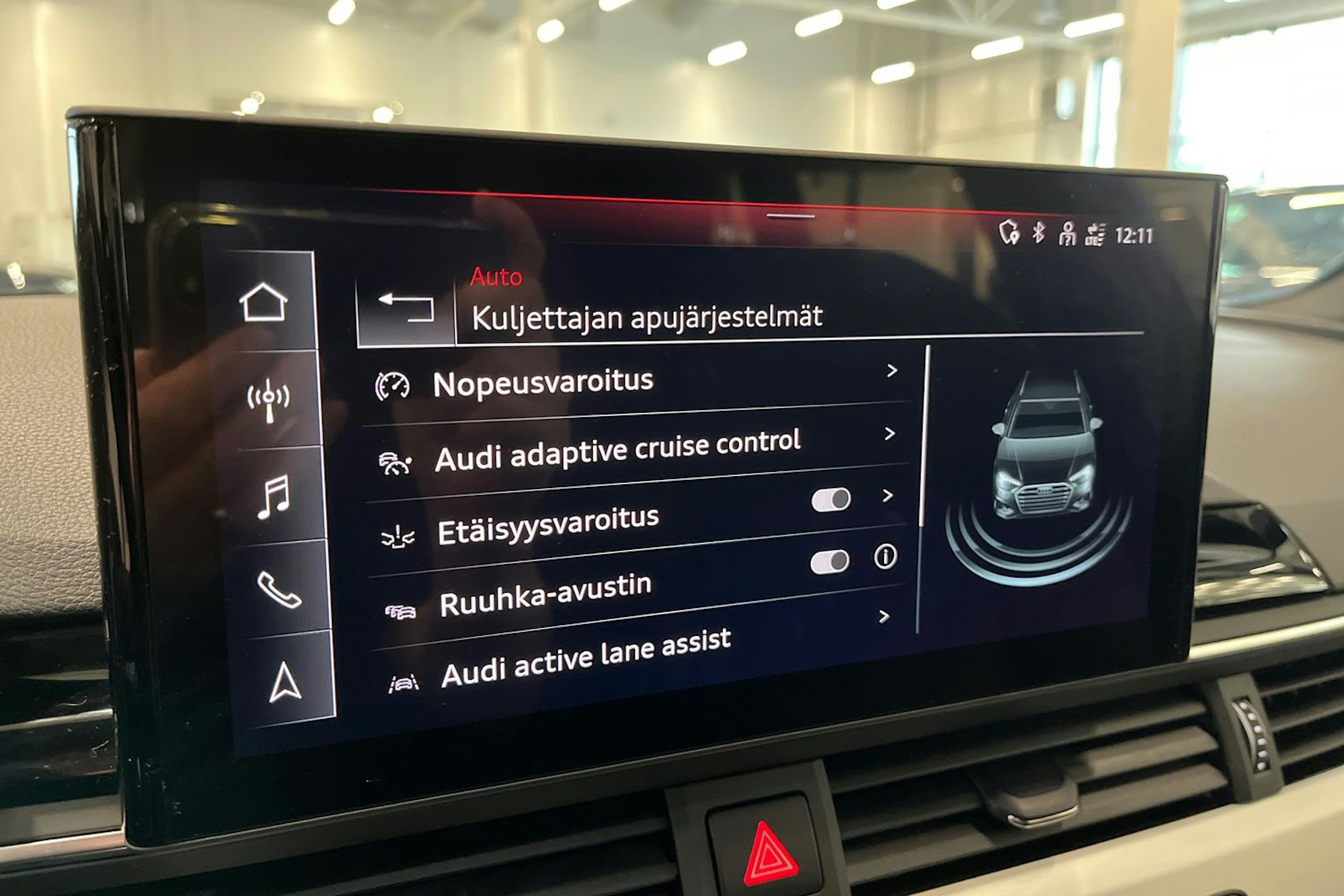valkoinen Audi A4 2022 kuva 20.