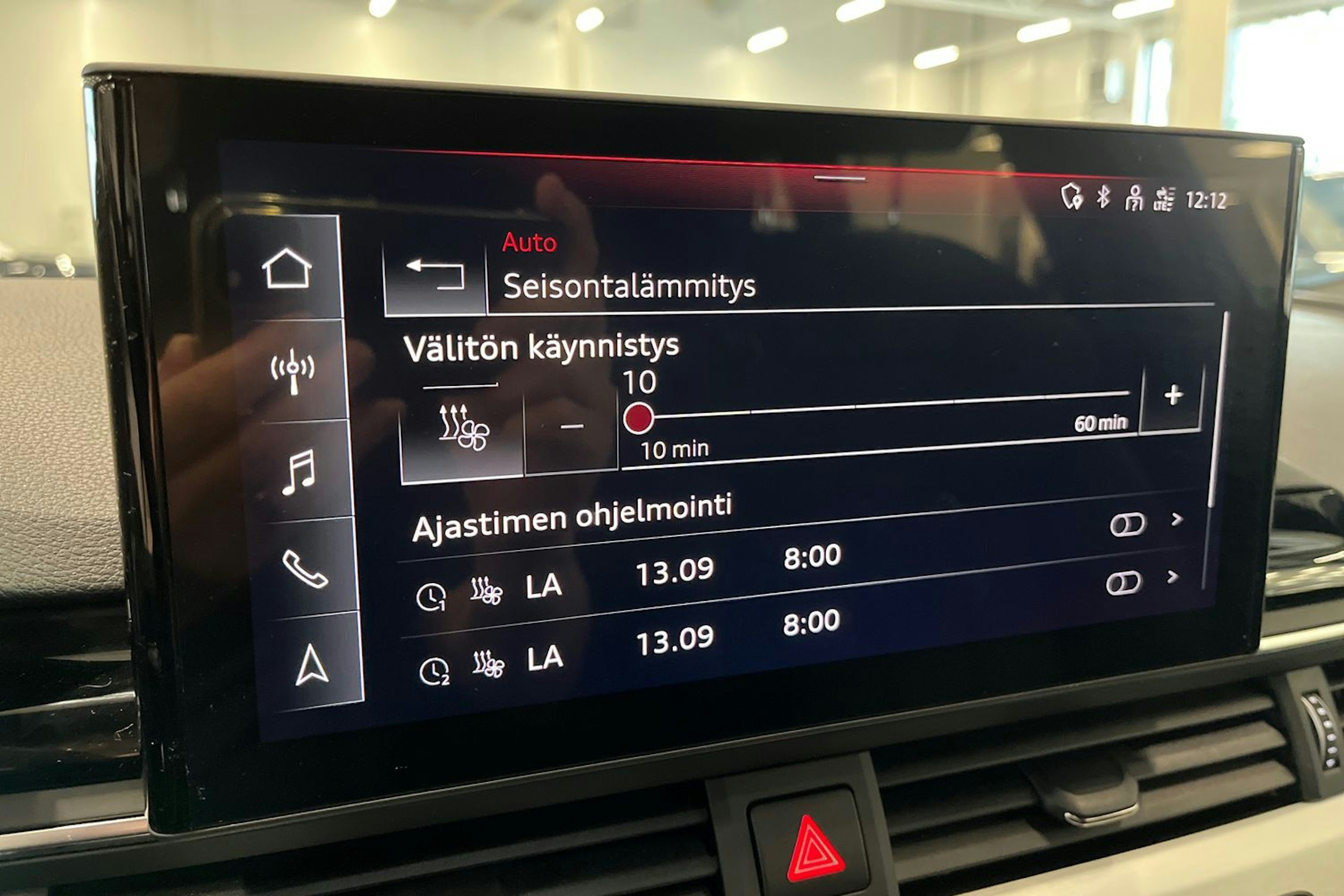 valkoinen Audi A4 2022 kuva 22.
