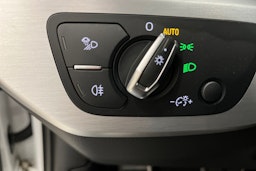 valkoinen Audi A4 2022 kuva 25.