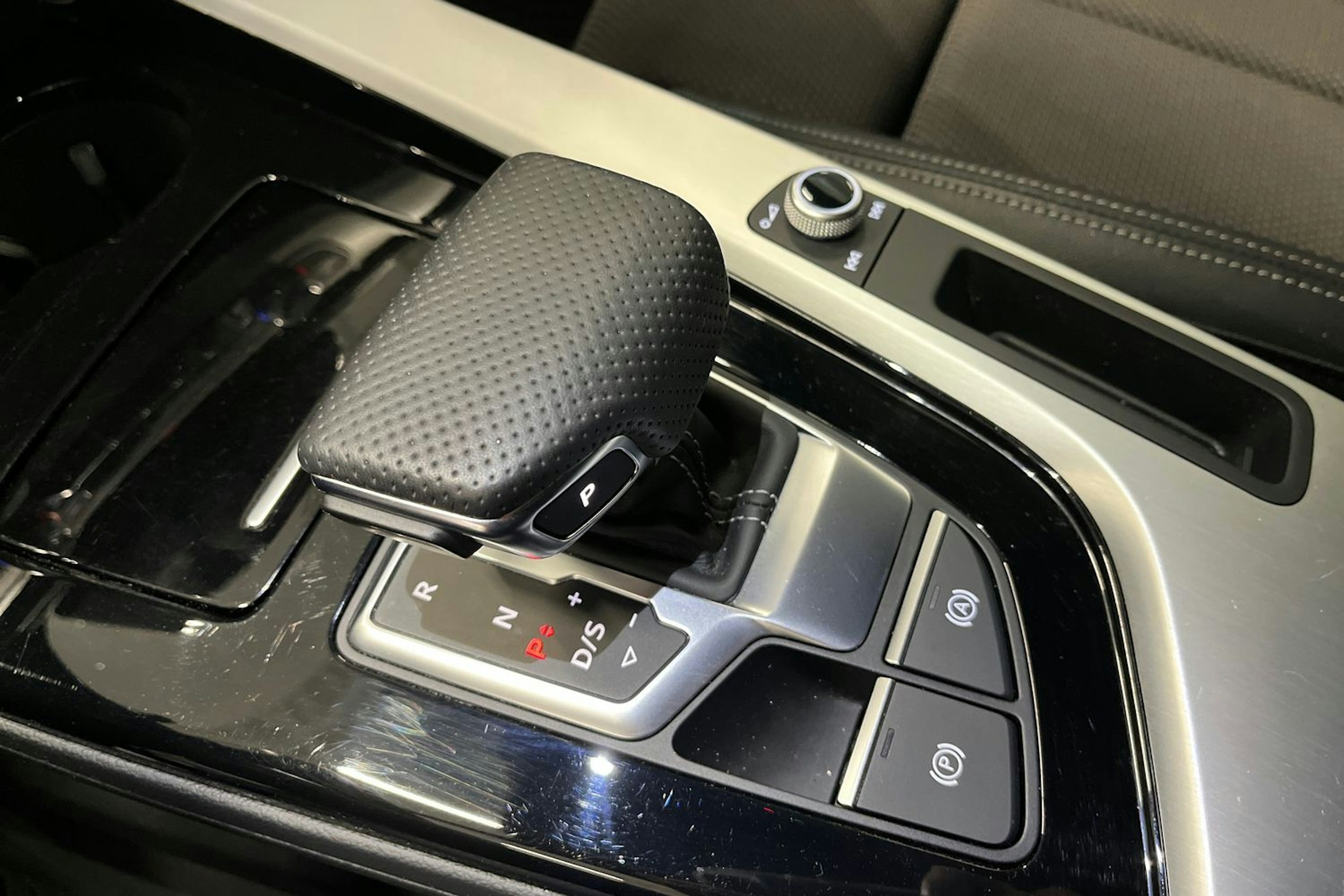 valkoinen Audi A4 2022 kuva 27.
