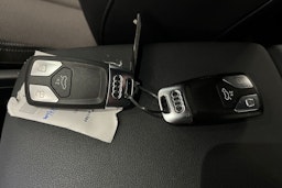 valkoinen Audi A4 2022 kuva 28.