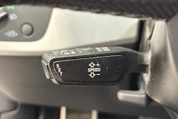 valkoinen Audi A4 2022 kuva 15.