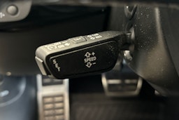 valkoinen Audi A4 2022 kuva 17.