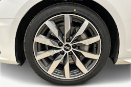 valkoinen Audi A4 2022 kuva 11.
