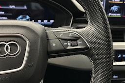 valkoinen Audi A4 2022 kuva 18.
