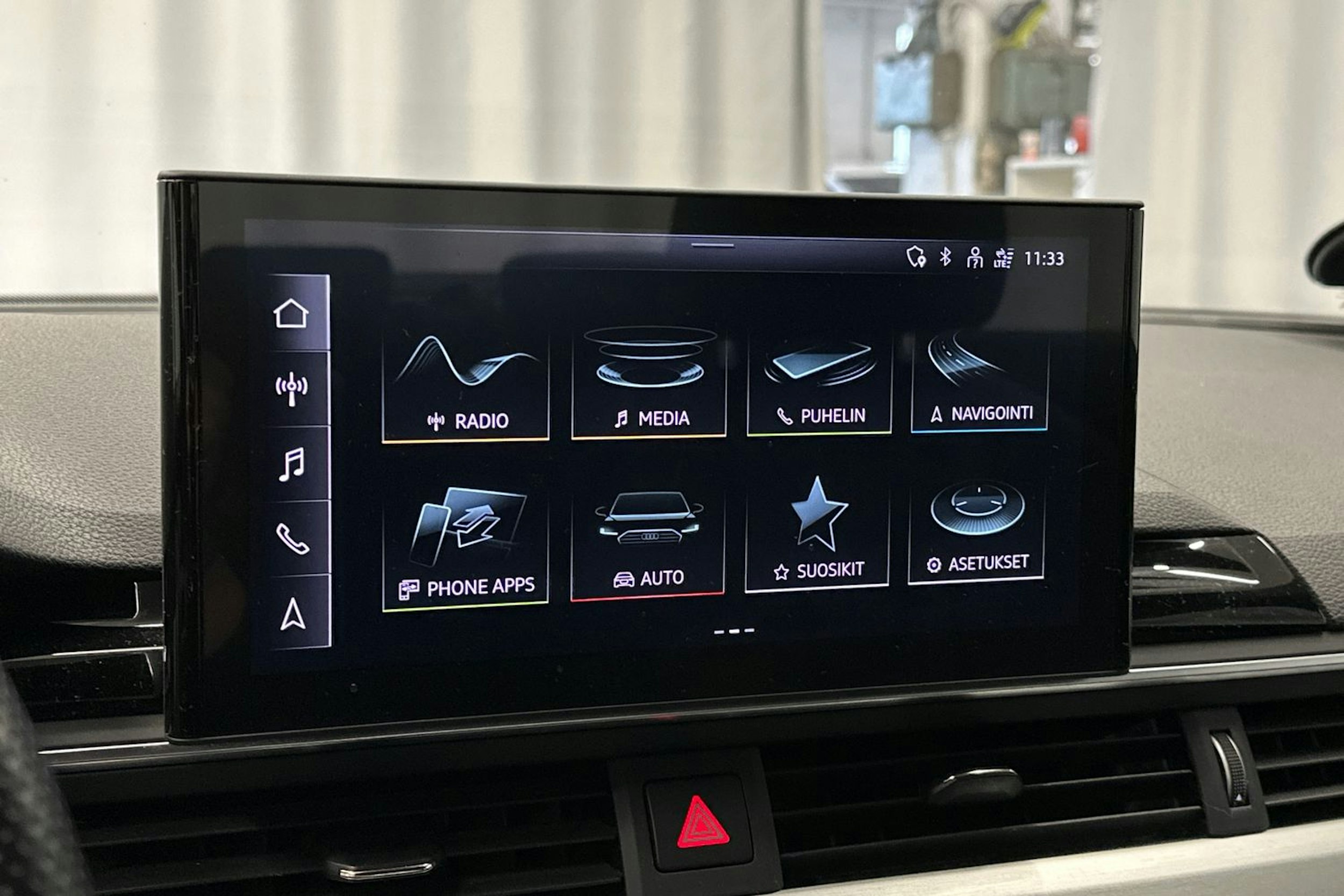 valkoinen Audi A4 2022 kuva 23.