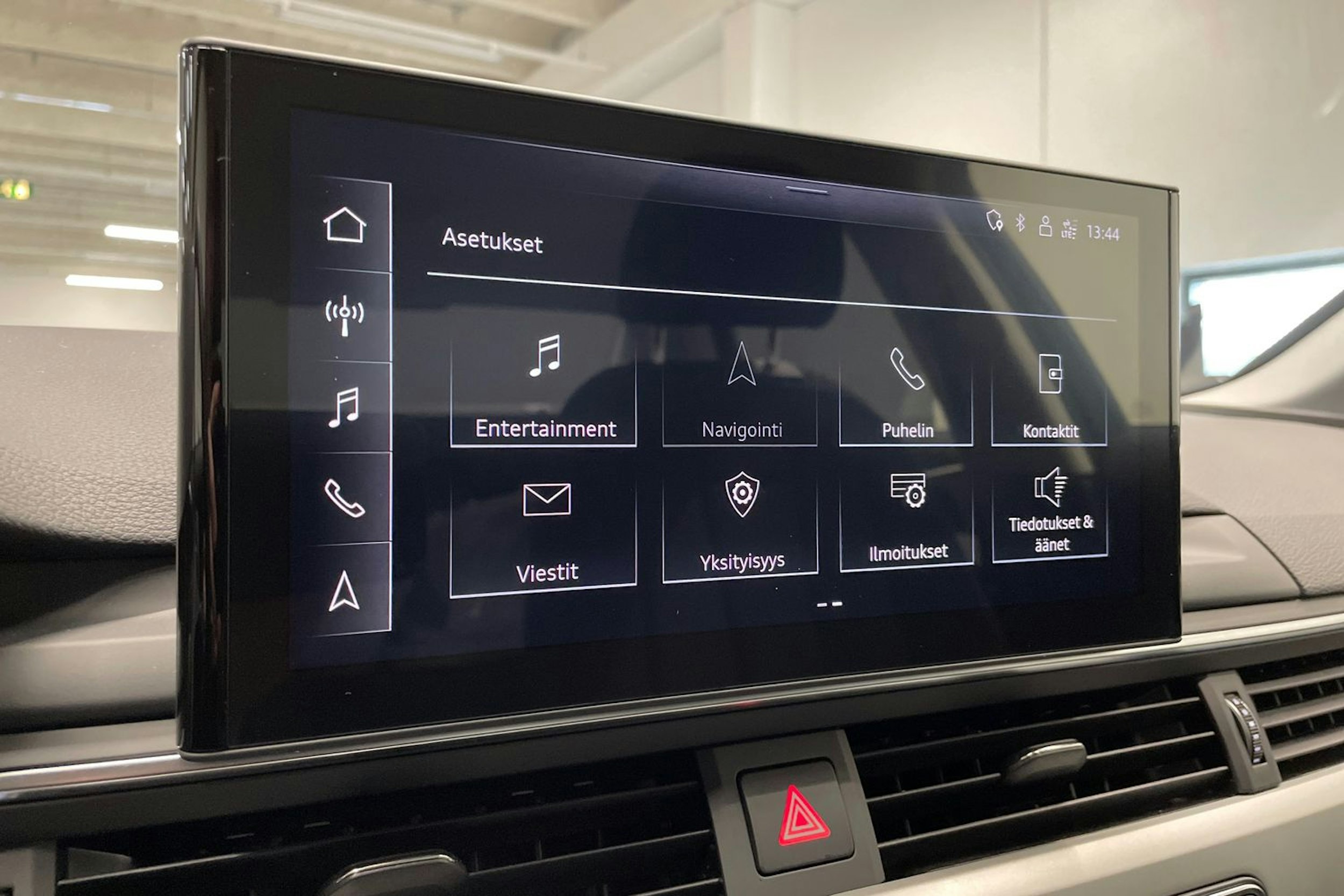 met. vihreä Audi A4 2022 kuva 21.