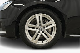 musta Audi A4 2023 kuva 11.