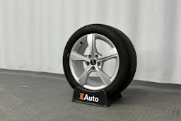 musta Audi A4 2023 kuva 12.