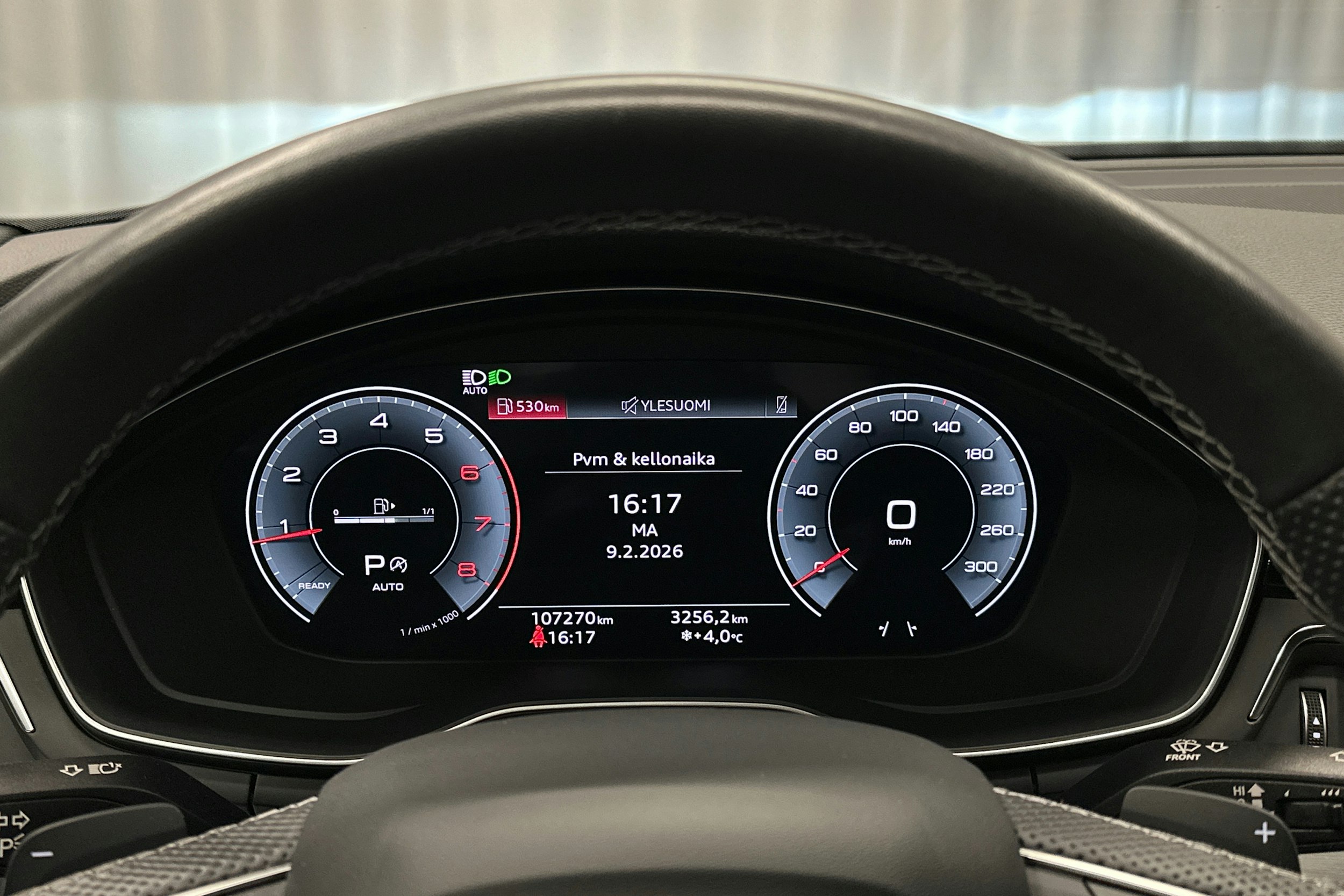 musta Audi A4 2023 kuva 15.