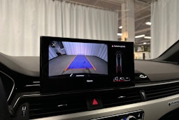 musta Audi A4 2023 kuva 16.