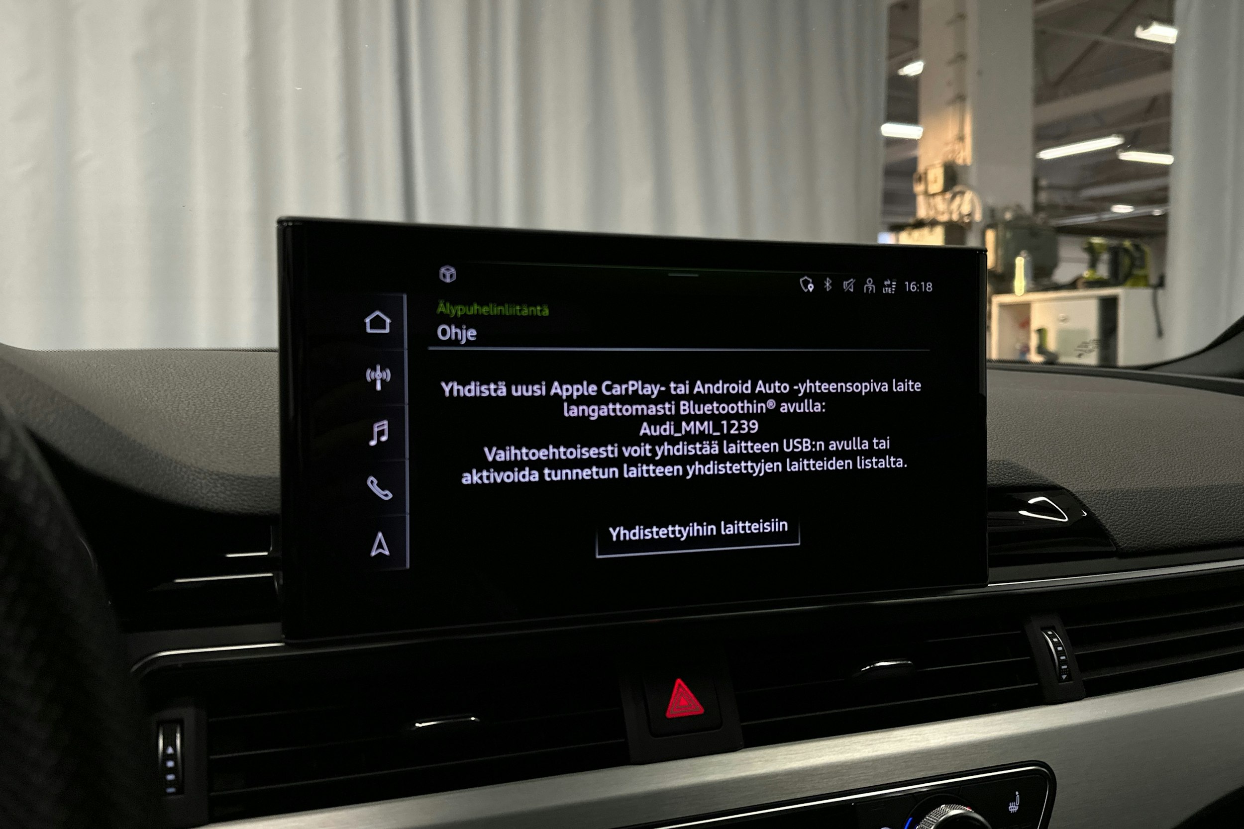 musta Audi A4 2023 kuva 17.