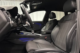 musta Audi A4 2023 kuva 23.