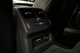 musta Audi A4 2023 kuva 24.