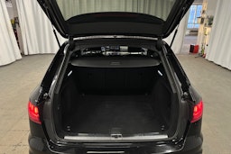 musta Audi A4 2023 kuva 25.