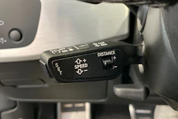 Sininen Audi A4 2022 kuva 16.