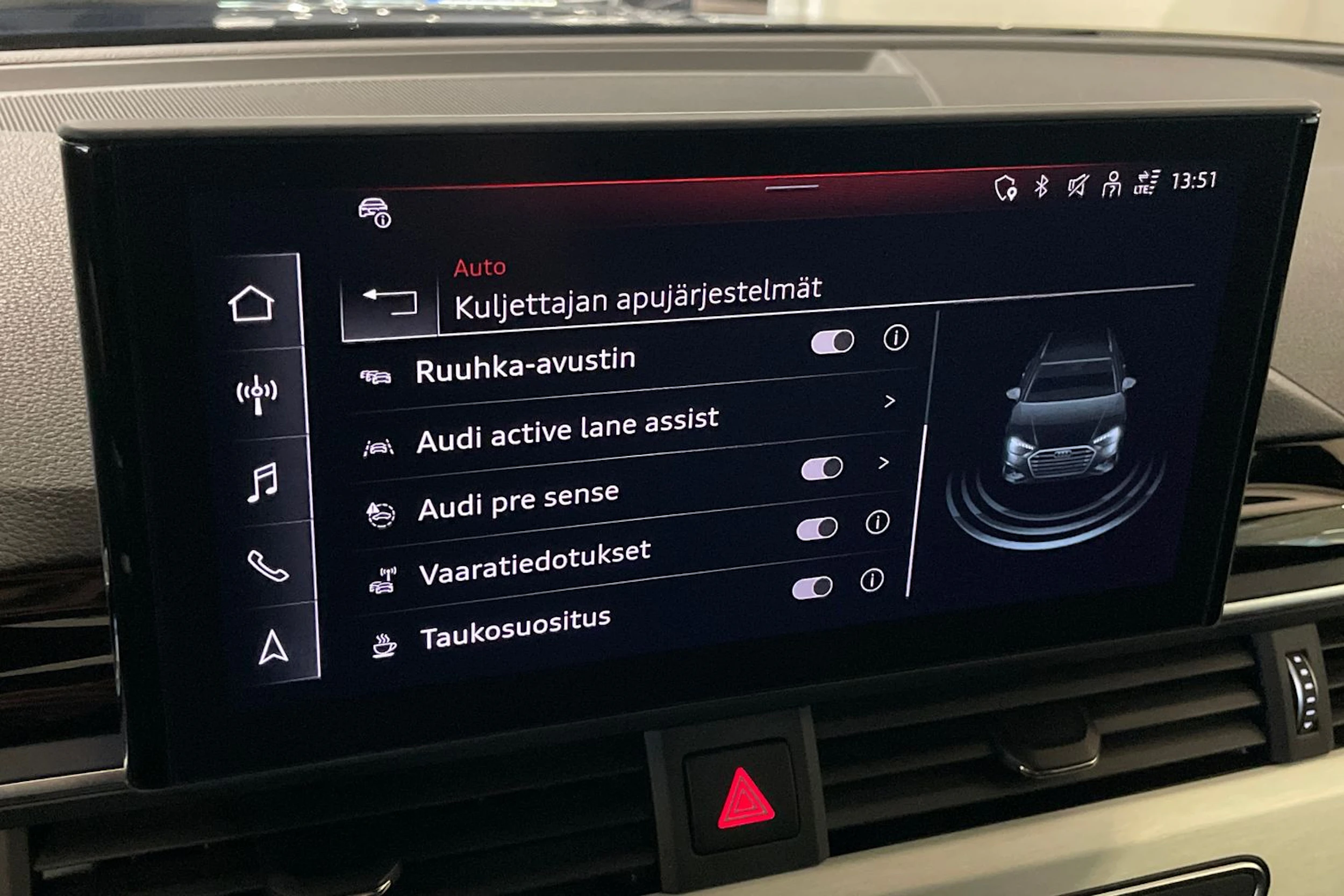Sininen Audi A4 2022 kuva 25.