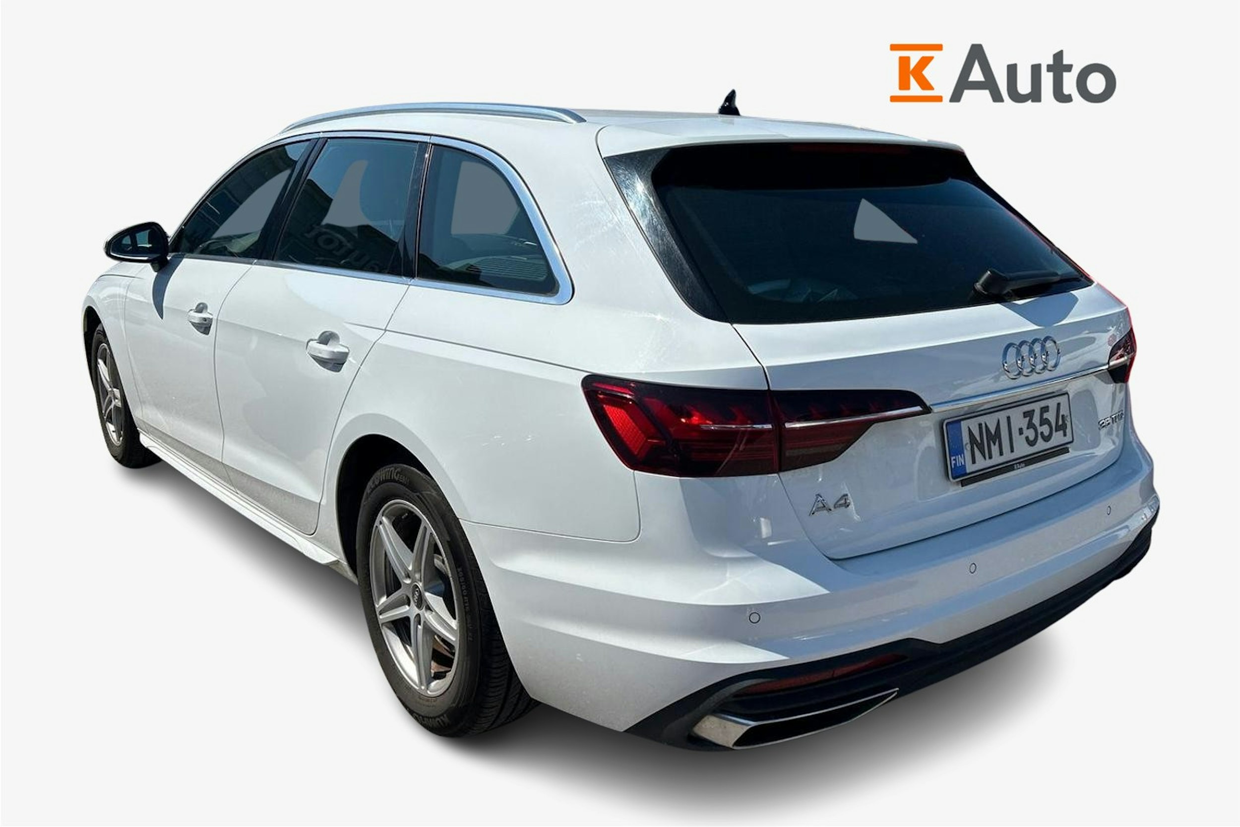 valkoinen Audi A4 2022 kuva 2.