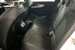 valkoinen Audi A4 2022 kuva 10.