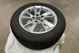 valkoinen Audi A4 2022 kuva 13.