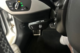 valkoinen Audi A4 2022 kuva 19.